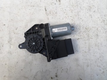 фото thumb №1, Моторчик скло задня правий golf v plus 5m0839402b