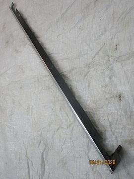 Уплотнитель скребка с полосой Audi A4 8D0853284