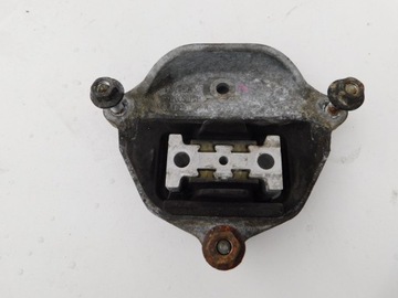 фото thumb №1, Audi a8 s8 d4 лапи подушка коробки 8k0399151r