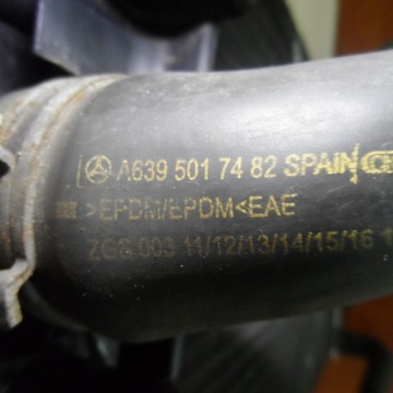 Купить Радиатор воды пабтрубок  mercedes vito ii 639 2.2 cdi, фото thumb