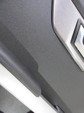 фото thumb №4, Оббивка двері лівий задня mercedes glk x204