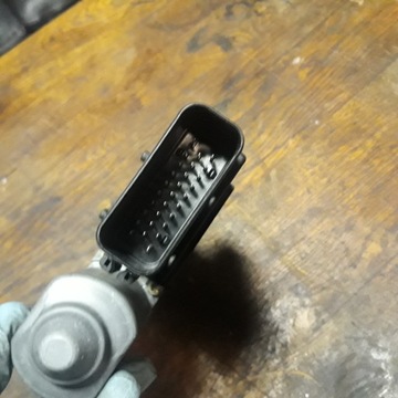 фото thumb №5, Двигунчик скла праві перед golf iv 0536003501