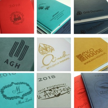 Kalendarz terminarz dzienny jasny błękit pastelowy A5 2025 z grawerem logo