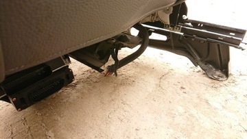 ПЕРЕДНИЕ СИДЕНИЯ VW TOUAREG, ЧЕРНАЯ КОЖА