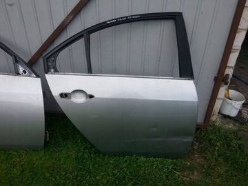 фото thumb №1, Nissan primera p12 hb - дверь правый задняя - ky0g