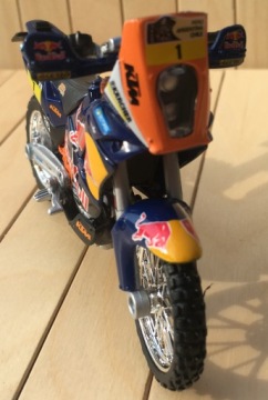 KTM 450 Rally Red Bull - Ралли Дакар 1:18 Bburago