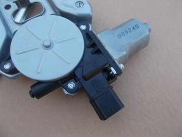 фото thumb №4, Outlander 10-12 подъемник стекло дверь правое перед