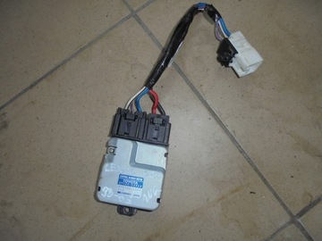 фото thumb №1, Lexus is200 модуль блок управления обдув 87165-22050