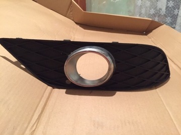 фото thumb №1, Mercedes w169 решётка правая рамка a1698852822