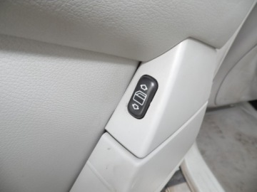 фото thumb №1, Перемикач скло лівий задня mercedes w220 s400