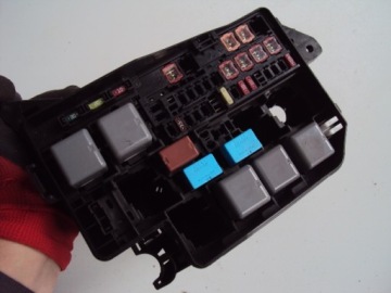 фото thumb №4, Коробка запобіжників toyota rav4 2.2d 2009-2012