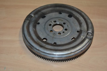 фото thumb №1, Колесо двухмассовый vw golf 7 04e105266b