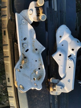 фото thumb №1, Ролик дверь задняя левая правая toyota sienna 2011-