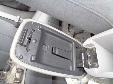 фото thumb №6, Кришка бардачка підлокітника mazda 323f bj 00-02