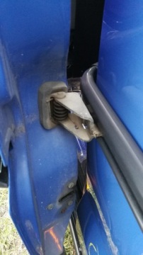 фото thumb №1, Подрамник ролик дверь середина левая trafic vivaro