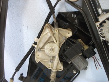 фото thumb №2, Подъемник стекло правый задняя maserati ghibli