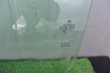 фото thumb №5, Скло двері ліва задня трикутник vw passat cc 10 rok
