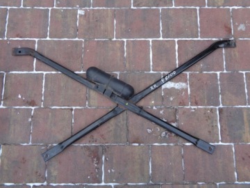 фото thumb №1, Кронштейн радіатор перед jaguar xk xk8 x150