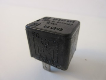 фото thumb №9, Реле opel kadet corsa 90240665