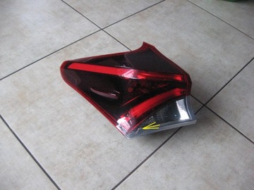 фото thumb №1, Левая лампа зад - led - toyota auris ii - рестайлинг - hb