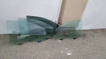 фото thumb №1, Toyota sienna 2011- скло двері перед передні