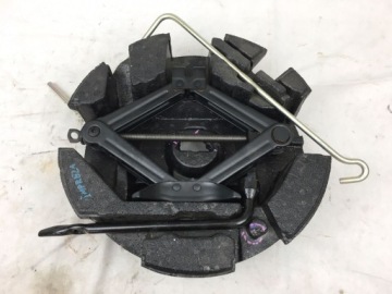 фото thumb №1, Subaru impreza 17 - набор ремонтный домкрат