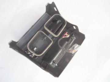 фото thumb №2, Решётка обдув пепельница jaguar оригинальный номер ax23-67846-a