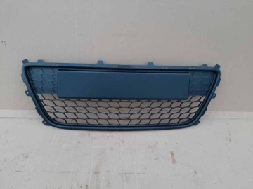 фото thumb №1, Hyundai i30 решітка решітка радіатора бампера середня