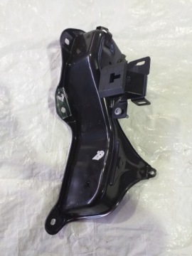 фото thumb №1, W205 c200 кронштейн лист левый задняя a2056308701