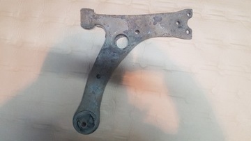 фото thumb №1, Toyota corolla verso 04-08 рычаг правый перед