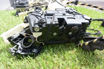 фото thumb №10, Замок двері insta лівий правий задня vw passat cc lift