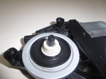 фото thumb №7, Моторчик стекло левый задняя volvo xc70 v70 s60