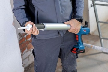 Пистолет для масс и силикона GCG 18V-600 BOSCH