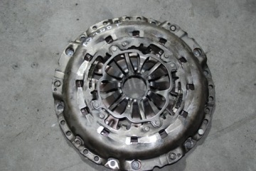 фото thumb №1, Прижим сцепления audi a5 a4 8t luk 2.0tfsi