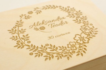 Шкатулка для обручальных колец с индивидуальной гравировкой из мха