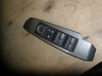 фото thumb №1, Lexus is iii 13- перемикач вікон перед лівий