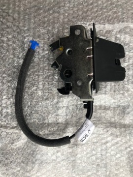 фото thumb №4, Audi q7 замок з доводчик кришки комплект 4m0827535