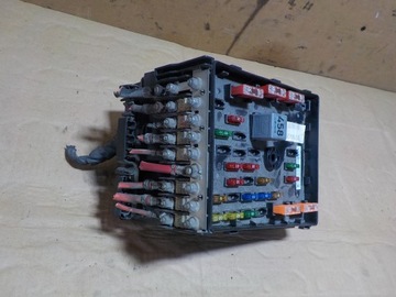 фото thumb №1, Коробка запобіжників vw passat b6