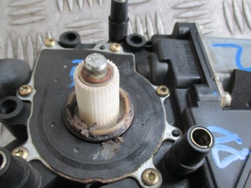 фото thumb №6, Моторчик скло правий перед audi a8 94-99r