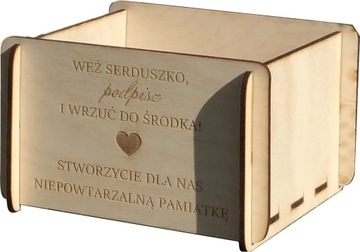 Деревянная ГОСТЕВАЯ КНИГА, ИМЕНА, вставленные СЕРДЕЧКИ