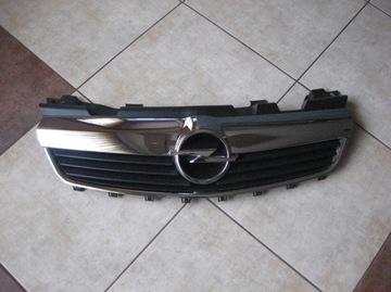 фото thumb №1, Решітка радіатора --- решітка радіатора --- opel zafira b