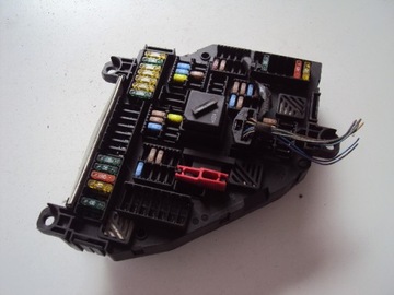 фото thumb №1, Коробка запобіжників bmw оригінальний номер 9210860