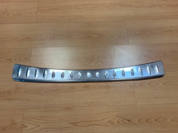 фото thumb №1, Toyota хром накладка бампера задня