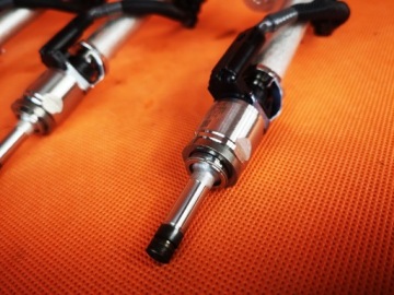 Купити Volvo v40 2017 молдинг форсунки x4 комплект 31478606 / 31478555, фото thumb