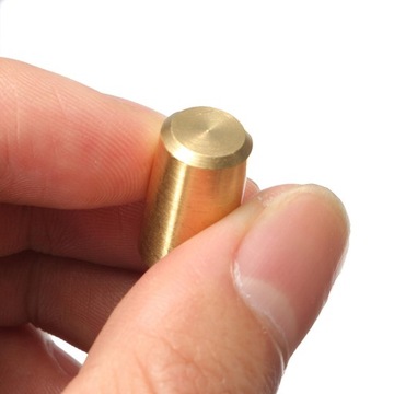 SILNIK Z MINIATUROWYM RĘCZNYM UCHWYTEM WIERTARSKIM