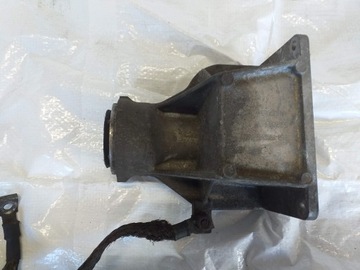 фото thumb №1, Bmw e90 e91 e92 кронштейн підпора піввісь 7527386