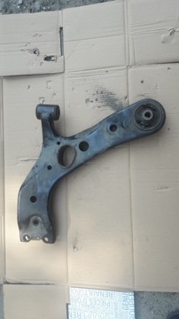 фото thumb №1, Toyota corolla рычаг левый 2009 2017