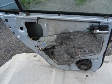 фото thumb №8, Toyota corolla e12 ix hb дверь левый зад задние