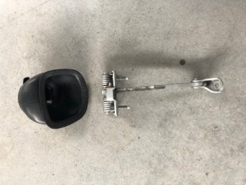 фото thumb №1, Обмежувач двері l lub r trafic vivaro 2001-14