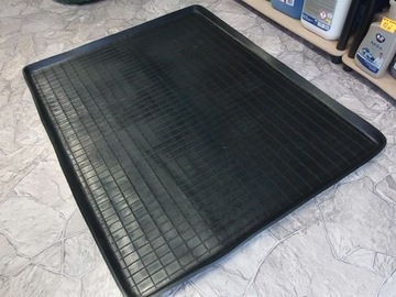 РЕЗИНОВЫЙ КОВРИК БАГАЖНИКА 100X115 SOLID